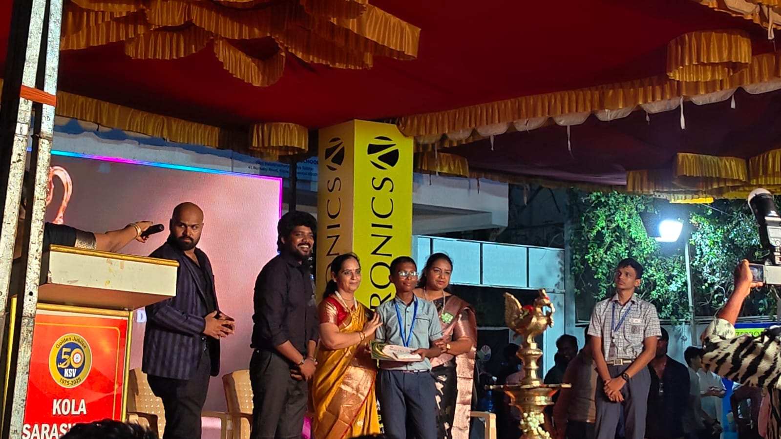 WON SECOND PLACE IN STAND UP COMEDY AT SPECTRA-26